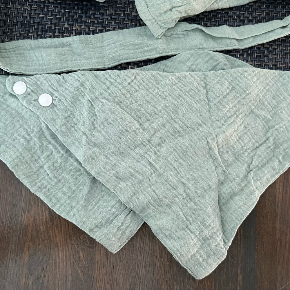 Light Green Muslin Nursing Cover for Baby NWT